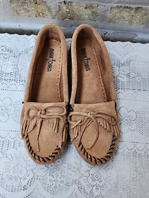 $35 • Buy Minnetonka Kilty Taupe Brown Womens Suede Moccasin Shoes Slippers Sz 9 NEW