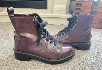 £5 • Buy New Look Burgundy Patent Lace Up Boots. Size 3