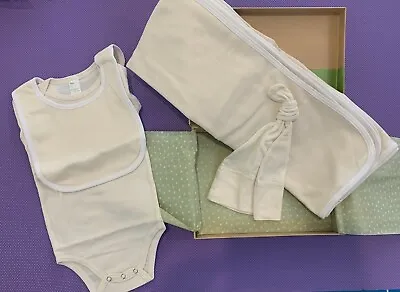 Ecoland Organic Newborn Baby Gift Set - Blanket/Bodysuit/Bib/Hat -  3-6 Months • $15