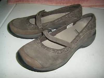 Merrell Women's US Size 8.5 Sandals  Mary Jane Shoes • $20