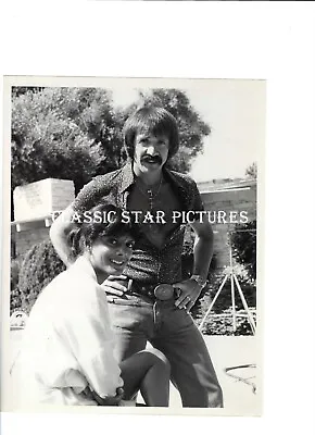 K870 Suzie Coehlo Sonny Bono Switch 1975 7 X 9 Vintage Photo • $9.99