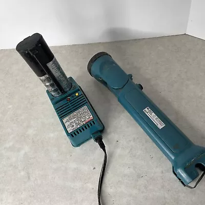 Makita ML902 9.6v Cordless Battery Powered Flashlight Battery & Charger Works! • $39