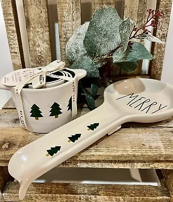 New RAE DUNN White Measuring Cups W/ Green CHRISTMAS TREES & Matching Spoon Rest • £80.96