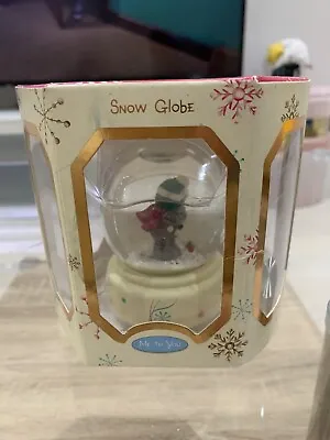 Me To You Snow Globe • £20