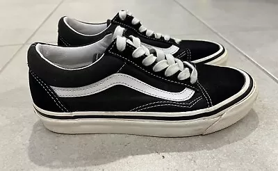 Vans Old Skool Shoes Style 36 Youth Size US Mens 4/US Womens 5.5/UK 3 • $40