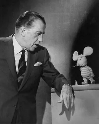 Ed Sullivan Talks With Mouse Topo Gigio From Ed Sullivan Show 8x10 Photo • $10.99