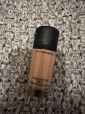 Mac Studio Fix Foundation C5 • £11