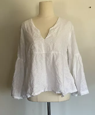 Womens Zulu & Zephyr White Bell Sleeve Top Size 10 • $34.95