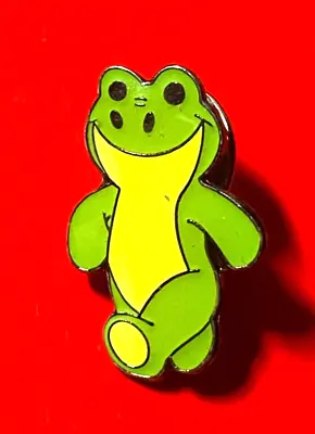 Rare Old 8th Wonder Cute Green Enamel Dino Character Lapel Pin Badge FreePost UK • £3.99