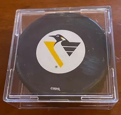 VINTAGE PITTSBURGH PENGUINS NHL GAME PUCK 1990's VEGUM INGLASCO SM LOGO HOCKEY • $99