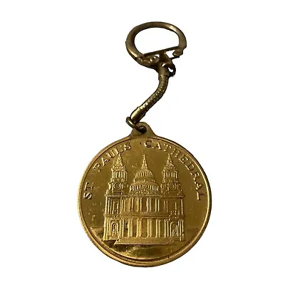 St Paul's Cathedral Vatican London Metal Round Keychain Vintage Gold Tone Round • $13.99