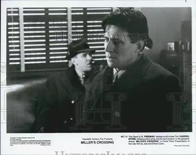 1990 Press Photo J.E. Freeman Gabriel Byrne In  Miller's Crossing  - DFPG40037 • $15.99