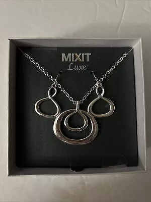 JCPenney Mixit Luxe Jewelry Set Necklace Pierced Earrings • $14.95