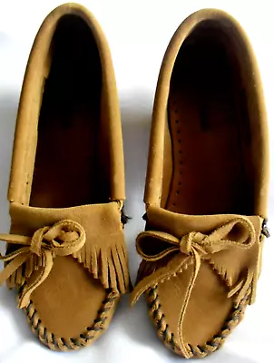 Minnetonka Women's Kilty Hardsole Moccasin Dusty Brown Suede Women's Size 6 • $24.99