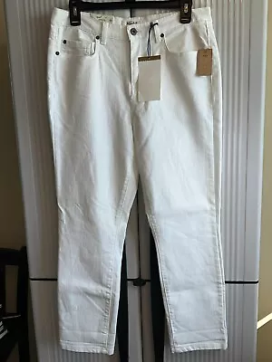 NWT Mudd Crop High Rise White Jeans Size 11 • $14