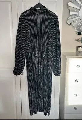Zara Pleated Plisse Midi Dress Size Small • £4