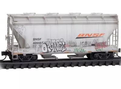 Micro Trains N Scale ~ New 2024 ~ BNSF 2 Bay Covered Hopper Weathered ~ 09244283 • $39.72