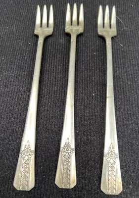 Vernon La Rose Silverplate Cocktail/Seafood Fork • $4.99