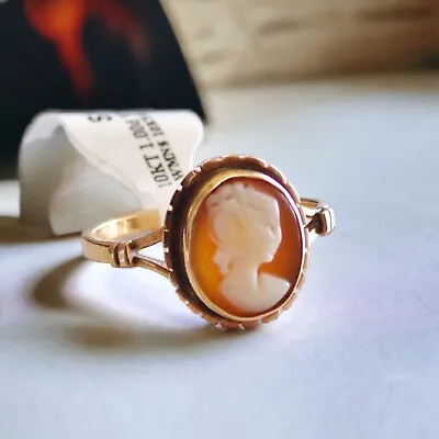 Ladies Vintage Carved Cameo Ring In 10K Yellow Gold • $129