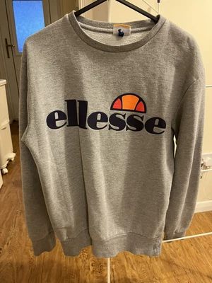 £3.99 • Buy Ellesse Jumper