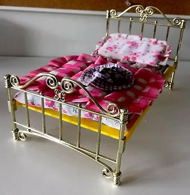 Daisy Doll Mary Quant Bed • £10