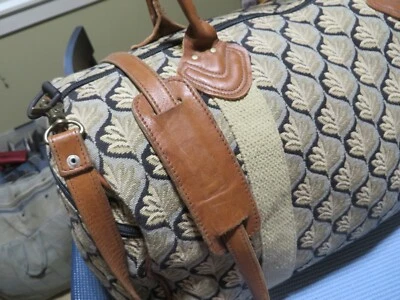 $38.25 • Buy VTG LL Bean TAPISTRY FABRIC & LEATHER DUFFLE SOOOO CLEAN  SEE PHOTOS PLEASE