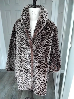 £35 • Buy Lovely Oversize Leopard Print Plush Faux Fur Swing Coat.made In Uk .size 14-16
