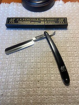 NEAR MINT & Shave Ready J.A. HENCKELS #8 TWINWORKS Straight Razor BIG Blade • $74.99