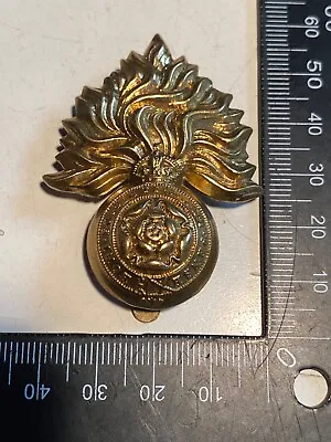 WW1 / WW2 British Army City Of London Fusiliers - Kings Crown Cap Badge. • $21.21