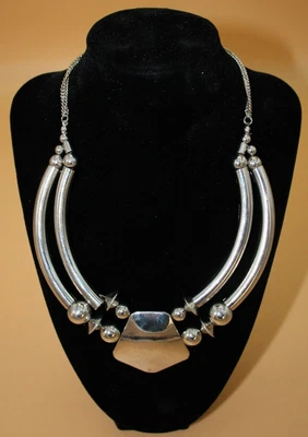 £2.99 • Buy M&S?  Necklace  Silver Colour Diamond Pendant On 4 Crescent And Ball Bars. VGC