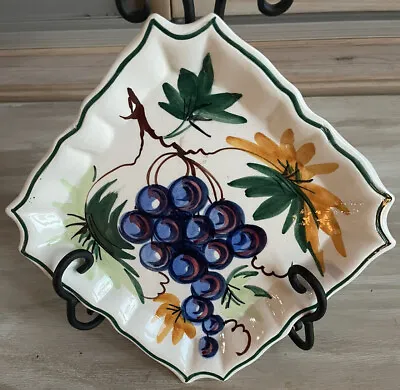 $10.10 • Buy 7  Hand Painted Italy 26 Scalloped Plate Grapes Vine
