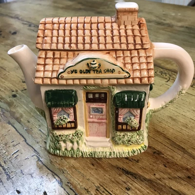 £5 • Buy Collectable Novelty Decorative Cottage House Teapot Ornament