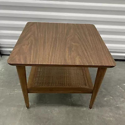 LANE FURNITURE Mid Century Modern 19  End / Lamp Table 1038-18 • $225