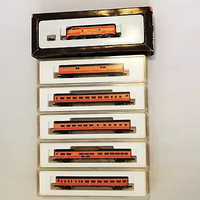 Marklin 8809 F-7 Locomotive And Passenger Car Set / FULLY SERVICED • $302.97