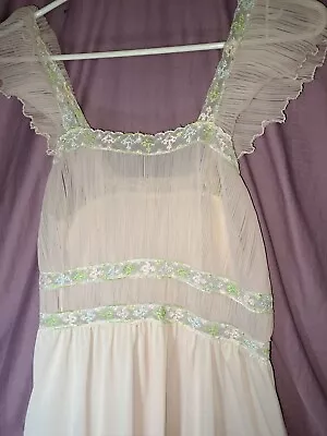  Feminine Pleated Extra Sexy Sheer Bodice Vintage Laros Pink Nightgown 34 • $43.88