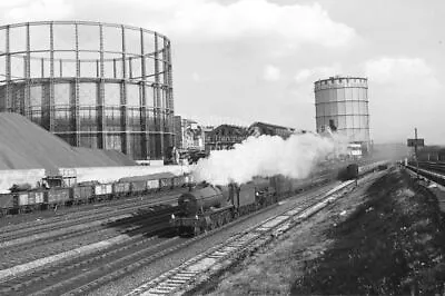 PHOTO  5924/5068 Tn Dn 1.18 BL Exp Nr Old Oak Common 21112 - RCR11336 • £2.99