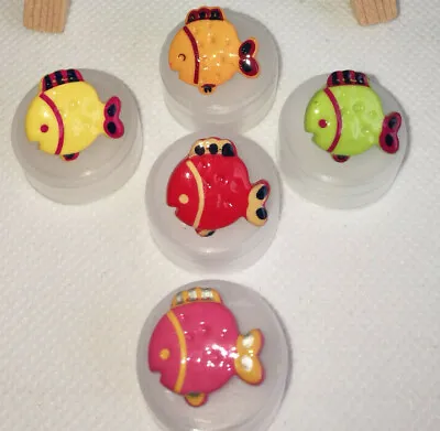 £3.95 • Buy Fish Buttons 18mm Shank Backed Novelty Button - Children / Baby 10% Multibuy