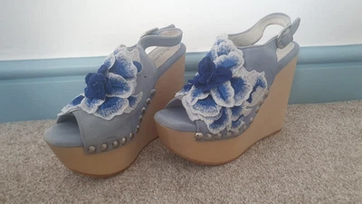£20 • Buy Jeffrey Campbell Blue Flower Wedges Size 5 (38)