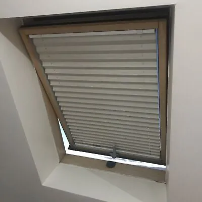 SKYLIGHT PLEATED BLIND TO FIT VELUX SIZES GGL 4  Or S06 Or 606 - THERMAL • £44.99