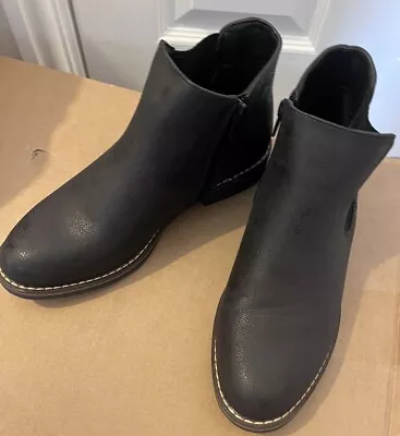 Black Size 5 Ankle Chelsea Boot - NEVER WORN! Cotton Traders / Cushioned Inside • £12