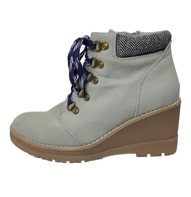 Maurice's Boot Women's 9.5 M Claire Wedge Ankle Bootie Gray Faux Leather Lace Up • $16.99