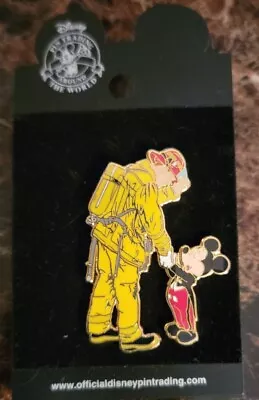 Disney Pin Mickey Says Thanks Shakes Hands Firefighter Fireman 2008 NOC FREE SHP • $25