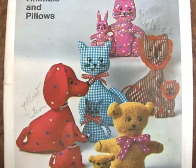 Vintage Stuffed Animal & Pillows Sewing Pattern 70’s Simplicity 9098 • $9.99