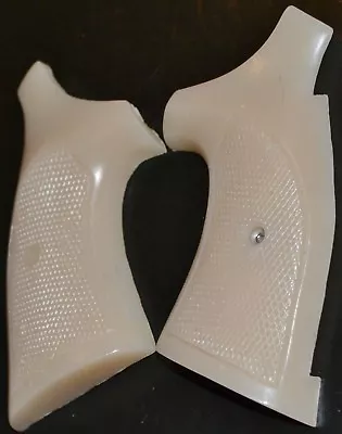 Smith And Wesson S&W K Frame Pistol Grips Antique Ivory Plastic With Screw • $35