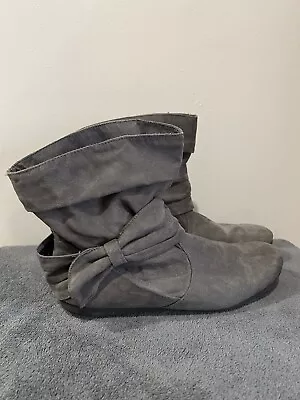 Bongo Ankle Boots Slouchy Gray Side Tie Microsuede Booties Women Size 10 • $10