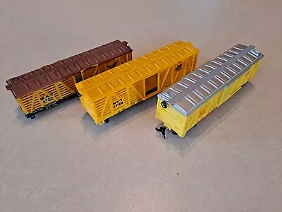 HO Scale: Life-Like: Varney: Livestock Cattle Cars: 3 Cars For Parts/Repair • $6.95