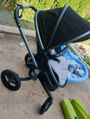 £225 • Buy Silver Cross Surf 2 Graphite/ Black Carry Cot + Car Seat + Seat Liner