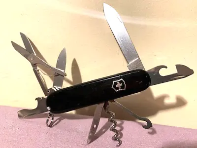 Victorinox Swiss Army Climber Black Multi-Tools 91MM Pocket Knife -- Great Cond • $17.99