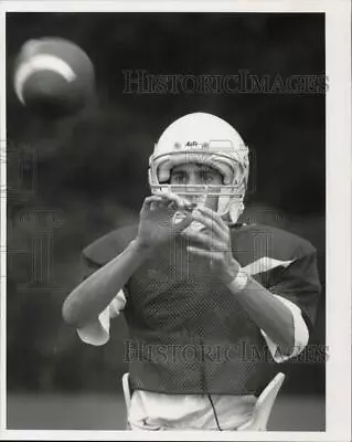 Press Photo Steve Vizzo Catches The Ball During Football Practice - Ctga11262 • $19.99