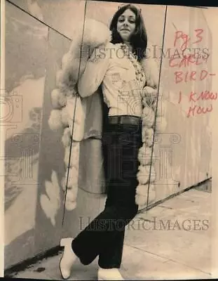 1974 Press Photo Miss USA Pageant Winner Amanda Jones Modeling Fur Stole • $19.99